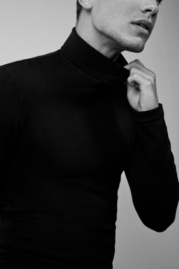 vyrų juodas Modalinio kašmyro viršutinė dalis ilgomis rankovėmis aukštu kaklu Intimissimi drabužiai 248BPB249